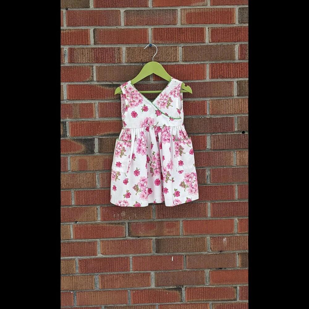 2T Vintage Toddler Dress, White with Pink Flowers, Pockets, 1980-90s